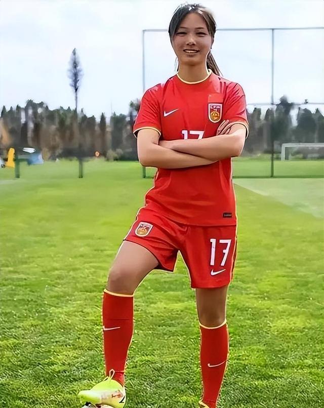 开yun体育官网入口登录体育-关于女足明星球员公布恋情，网友热议不断的信息