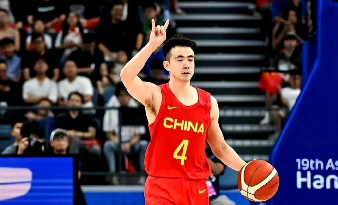 辽宁男篮再战胜对手，气势如虹稳坐第一