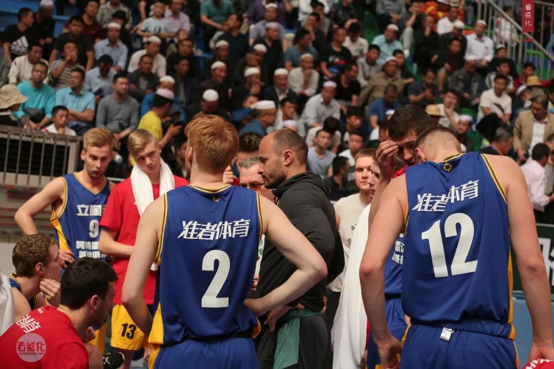 包含亚洲顶级俱乐部争霸赛场激烈角逐的词条
