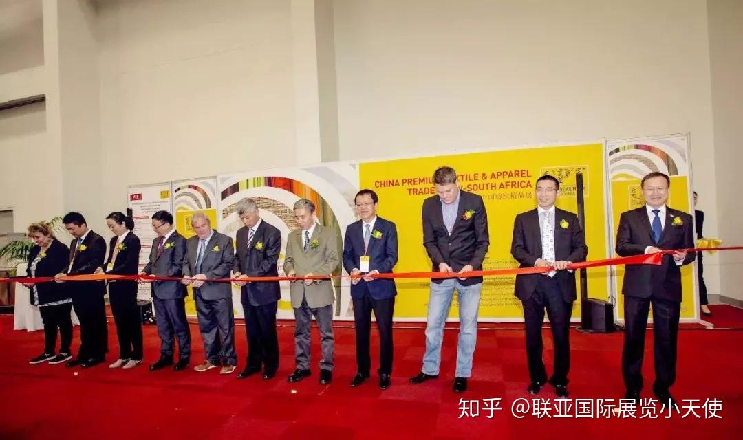 包含非洲球队表现抢眼，南非队绝处逢生的词条