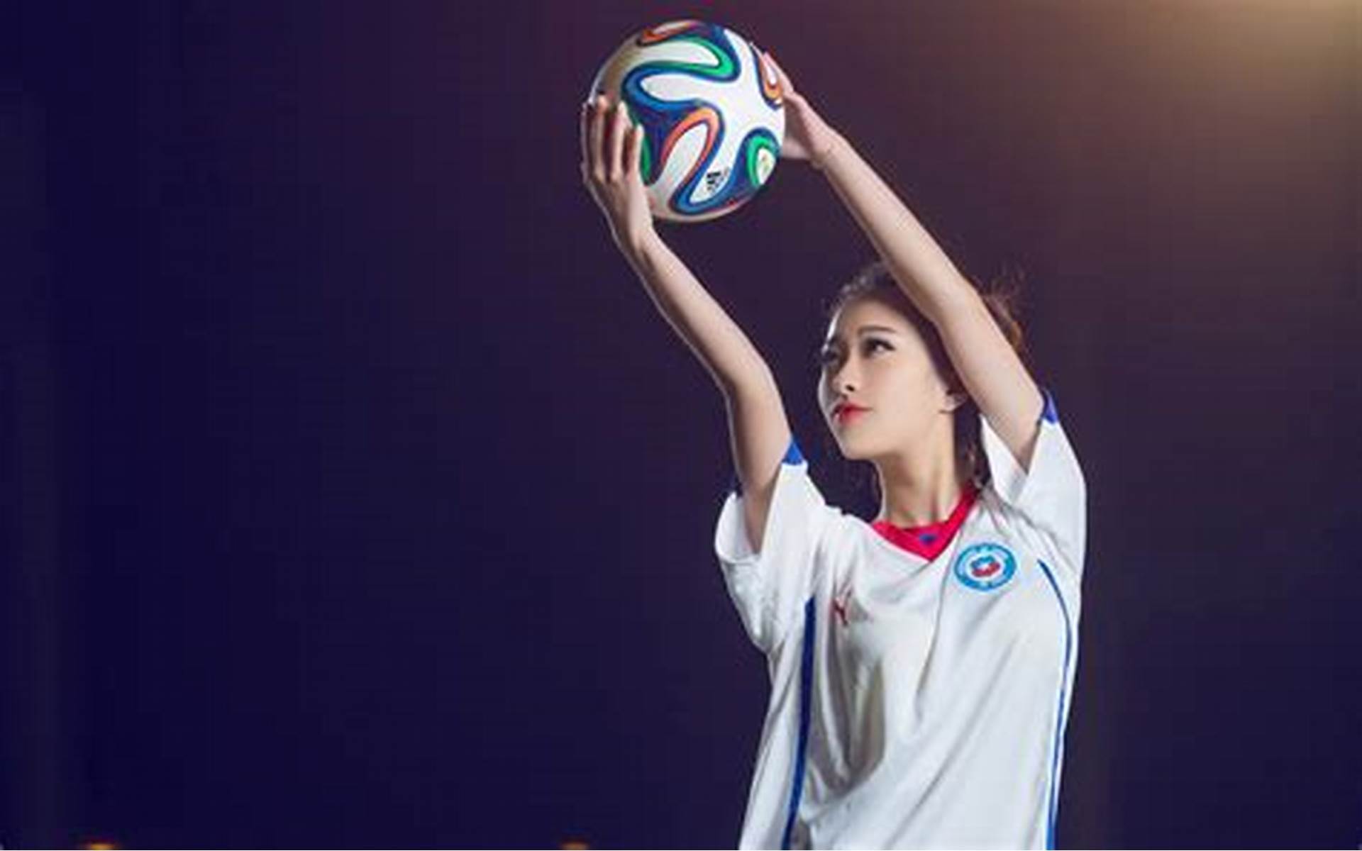 巴西女足表现抢眼，力压对手获胜